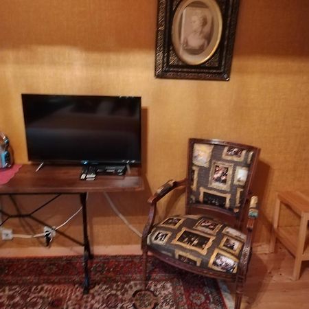 Chambre D'Hotes Acces Separe Et Possibilite Table D'Hotes Sur Reservation Apartment Ver  Bagian luar foto
